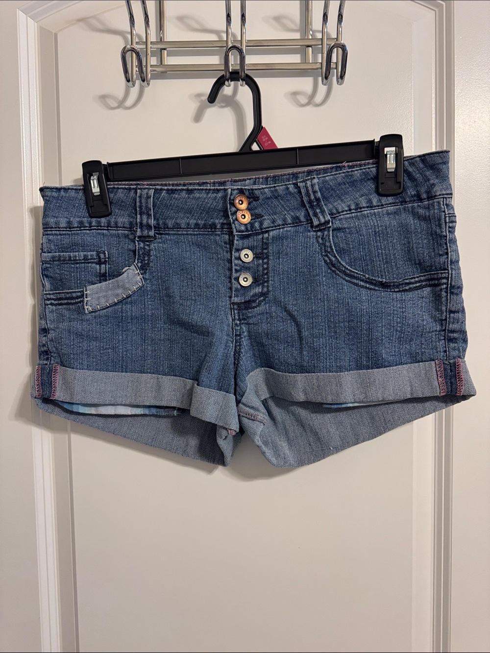 lei Two-Tone Blue Denim Cuffed Shorts